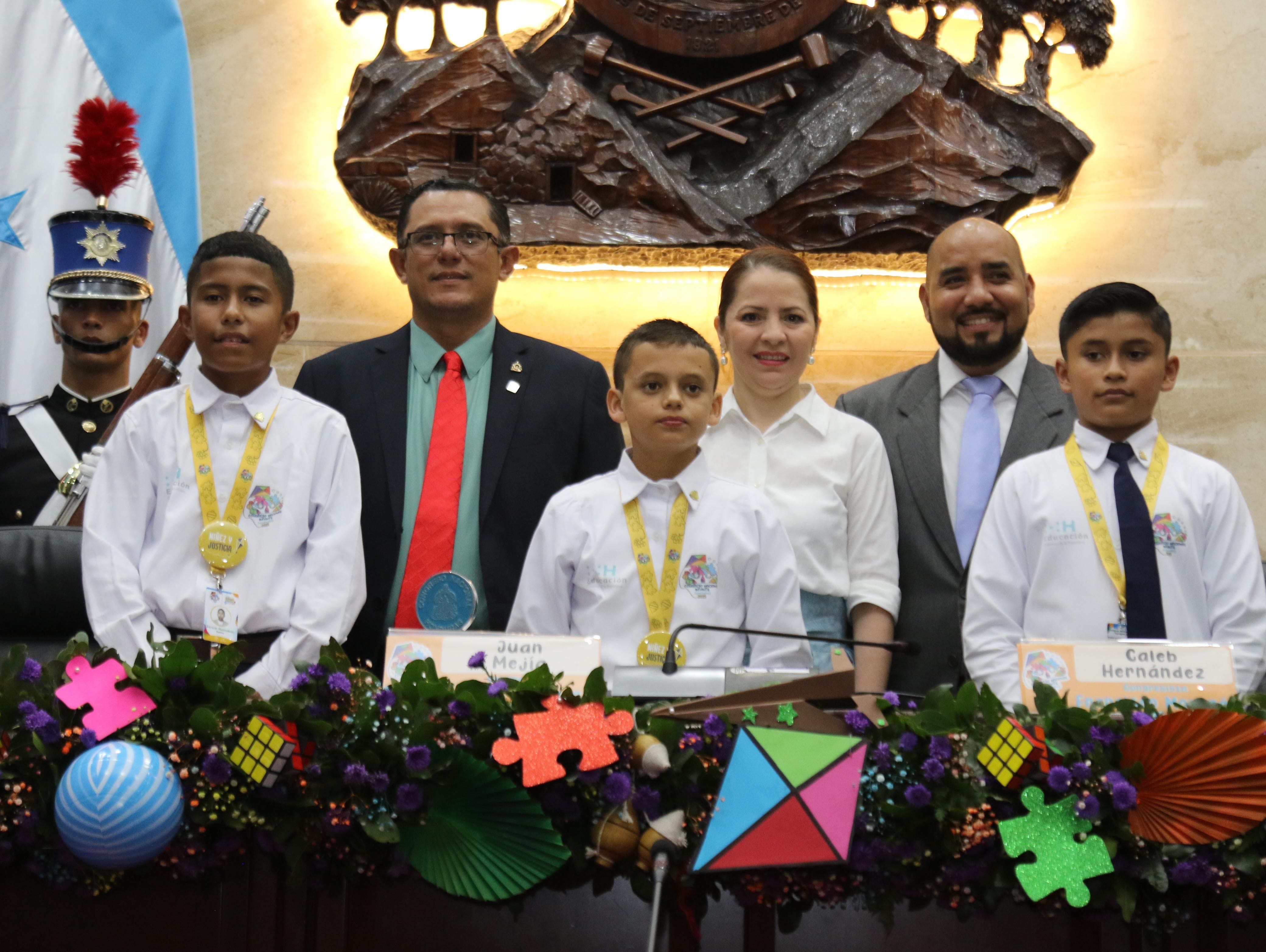 Con éxito se realizó la solemne sesión del Congreso Nacional Infantil 2025